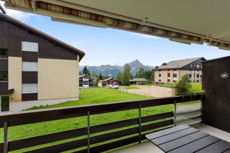 Viel Sonne, über dem Nebel und wunderschöne Bergsicht - 2