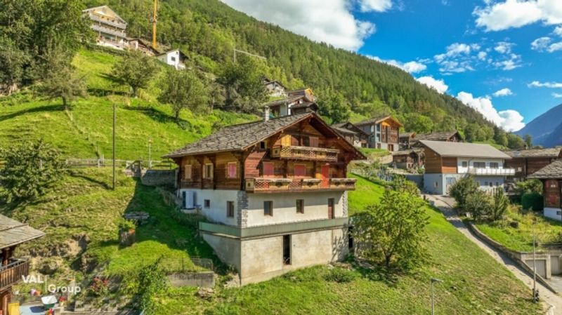 Alpines Wohngefühl mit Blick über das Tal in Staldenried - 1