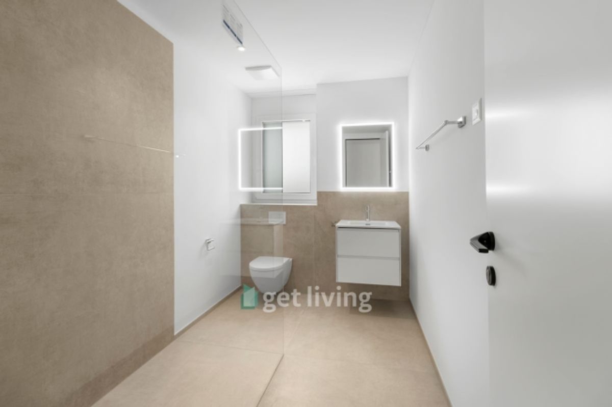 NEUBAU AN TOPLAGE MIT GROSSZÜGIGEM SITZPLATZ (40 M²) SOWIE EIGENER WASCHKÜCHE UND KELLER (17,4 M²). DIE WOHNUNG KANN AUF WUNSCH AUCH MÖBLIERT GEMIETET WERDEN. - 2