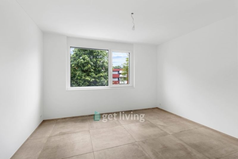 NEUBAU AN TOPLAGE MIT GROSSZÜGIGEM SITZPLATZ (40 M²) SOWIE EIGENER WASCHKÜCHE UND KELLER (17,4 M²). DIE WOHNUNG KANN AUF WUNSCH AUCH MÖBLIERT GEMIETET WERDEN. - 4