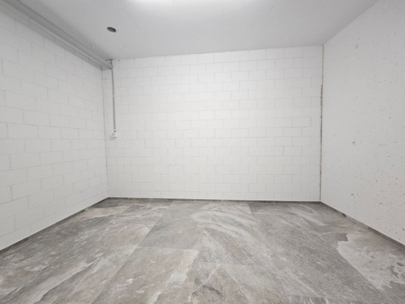 NEUBAU AN TOPLAGE MIT GROSSZÜGIGEM SITZPLATZ (40 M²) SOWIE EIGENER WASCHKÜCHE UND KELLER (17,4 M²). DIE WOHNUNG KANN AUF WUNSCH AUCH MÖBLIERT GEMIETET WERDEN. - 7