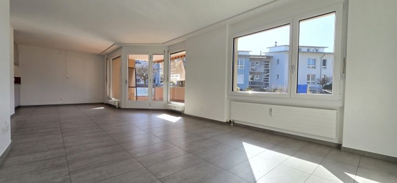 Frisch renovierte 4.5 Zi.-Wohnung direkt neben Kindergarten- & Grundschule - 3