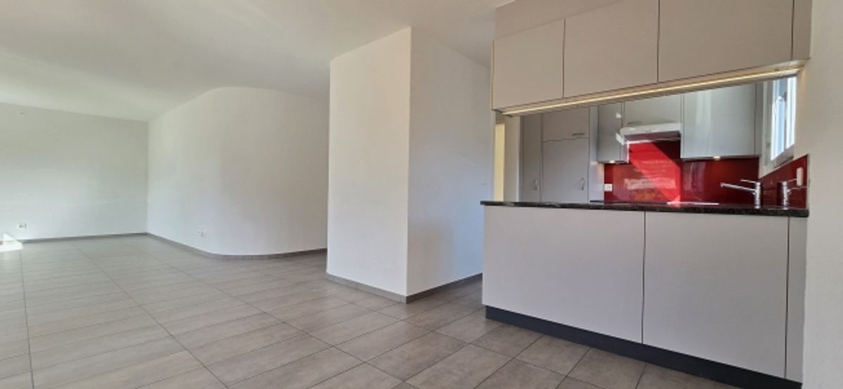 Frisch renovierte 4.5 Zi.-Wohnung direkt neben Kindergarten- & Grundschule - 3