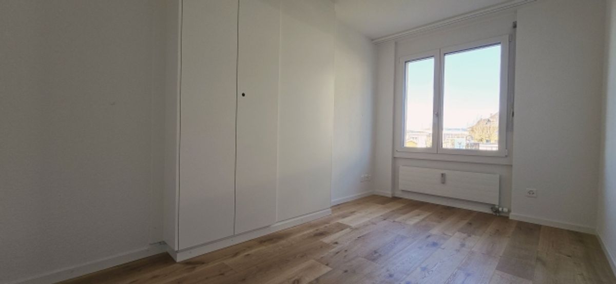 Frisch renovierte 4.5 Zi.-Wohnung direkt neben Kindergarten- & Grundschule - 9