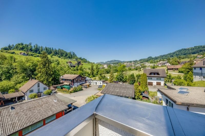 Geräumiges 4.5-Zimmer-Duplex mit Aussicht in Eschenbach - 11