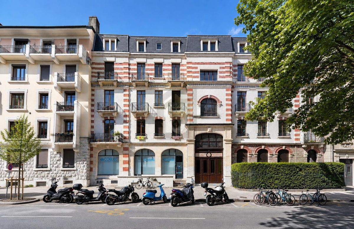 ATTIQUE AVEC BALCON À SERVETTE-CHARMILLES - 0