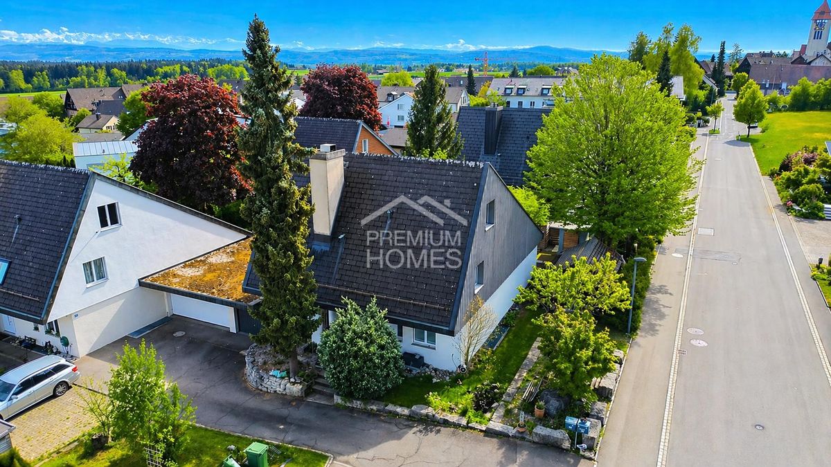Familienparadies mit Einliegerwohnung und viel Platz - 0