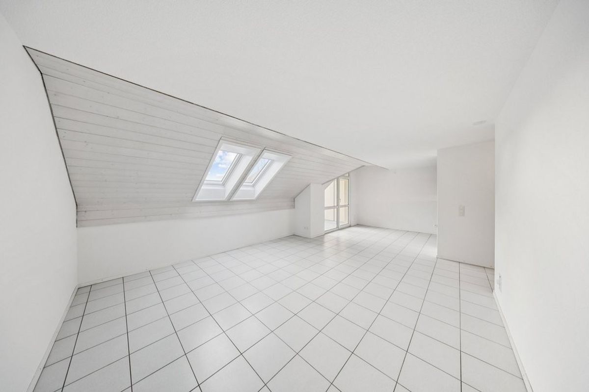 Charmante Dachwohnung - jetzt 1 Monat gratis! - 1