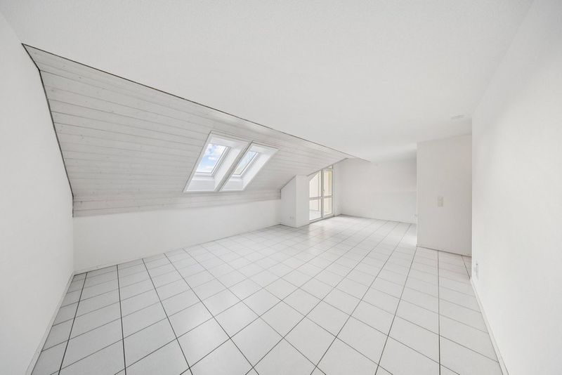 Charmante Dachwohnung - jetzt 1 Monat gratis! - 2