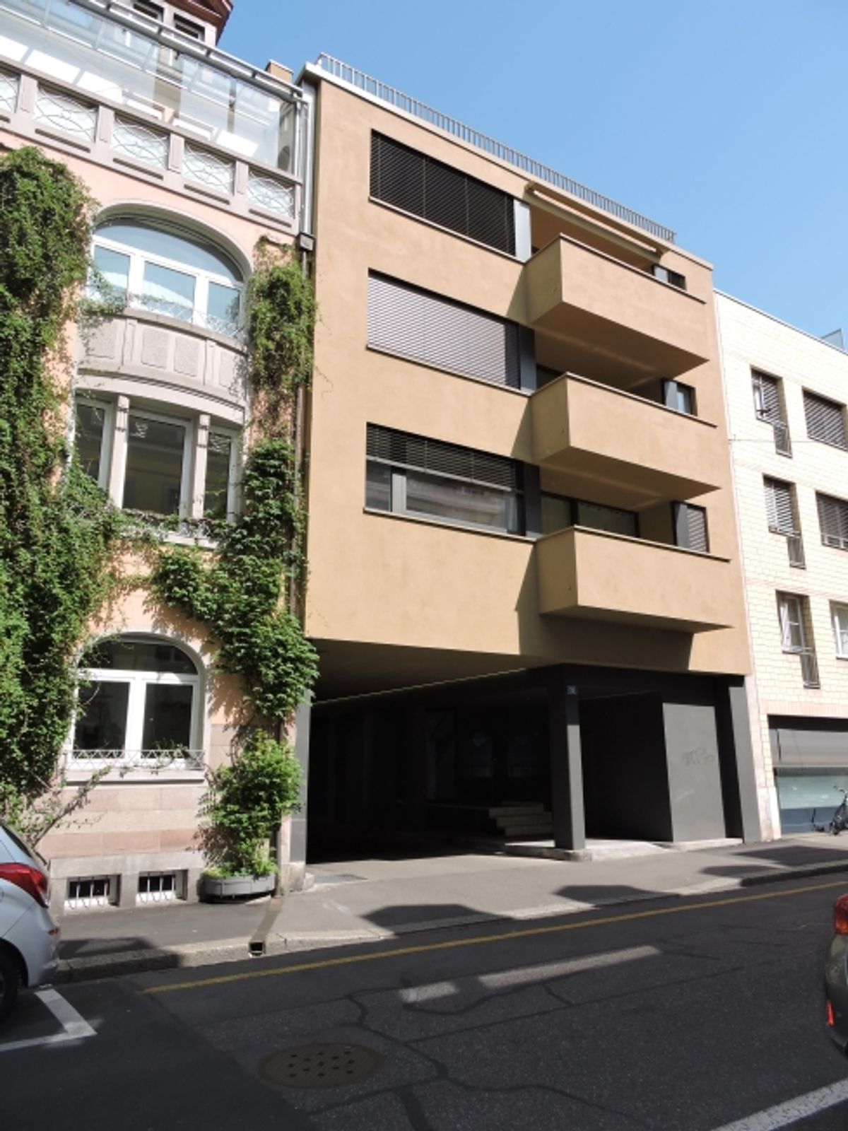 Einstellhallenplätze an attraktiver Lage beim Claraplatz - 0