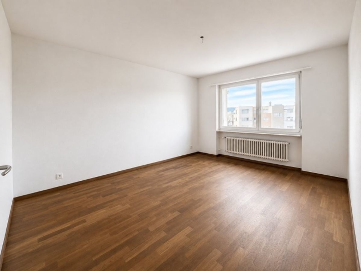Sonnige 2.5-Zimmerwohnung mit Balkon - 2