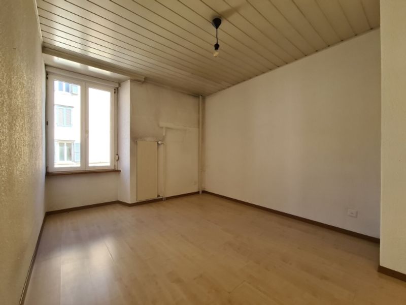 2.5 Zimmerwohnung mit Balkon - 2