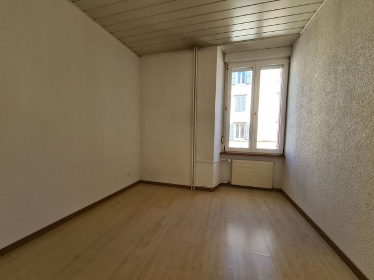 2.5 Zimmerwohnung mit Balkon - 2