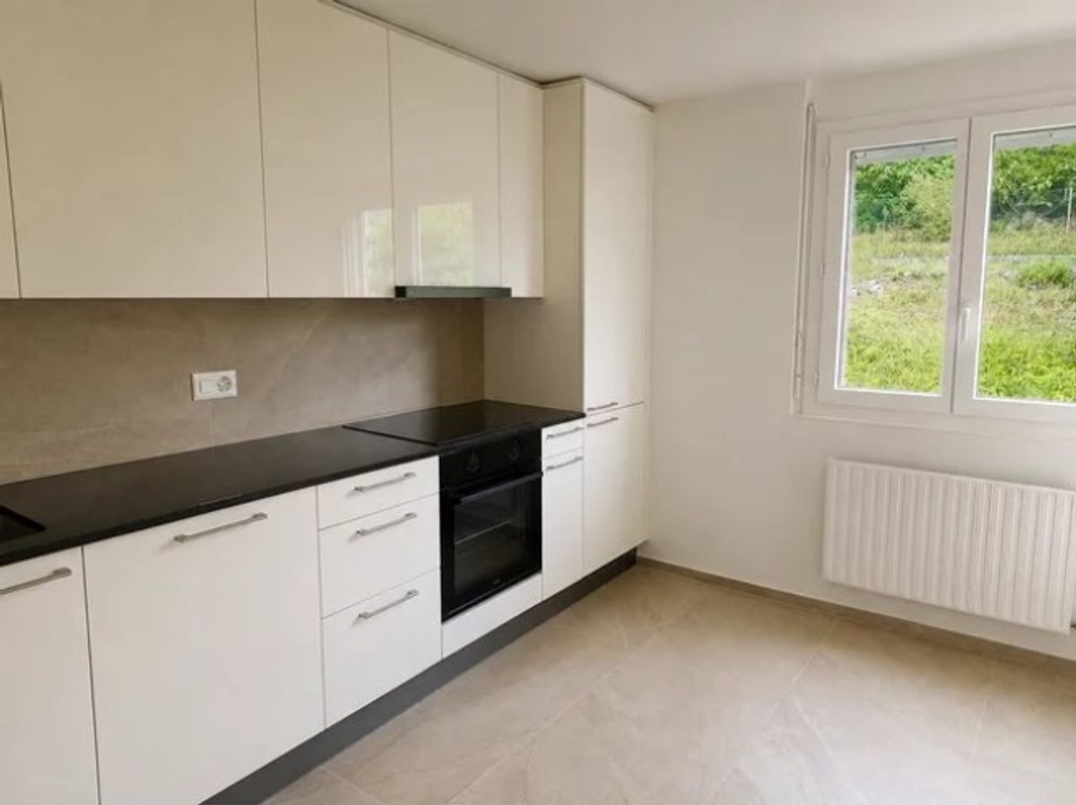 Wunderschöne renovierte 3-Zimmer-Wohnung im 4. Stock. - 3