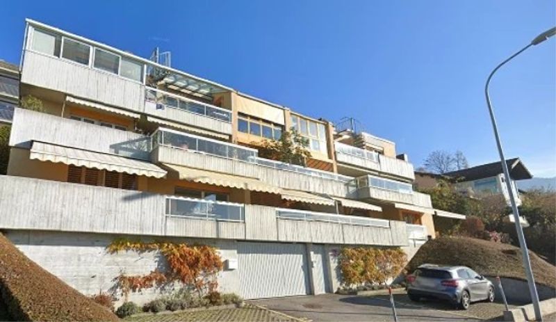 Eine geräumige 3-Zimmer-Wohnung von 120 m² im 2. Stock mit Dach und einem atemberaubenden Blick auf den See. - 1