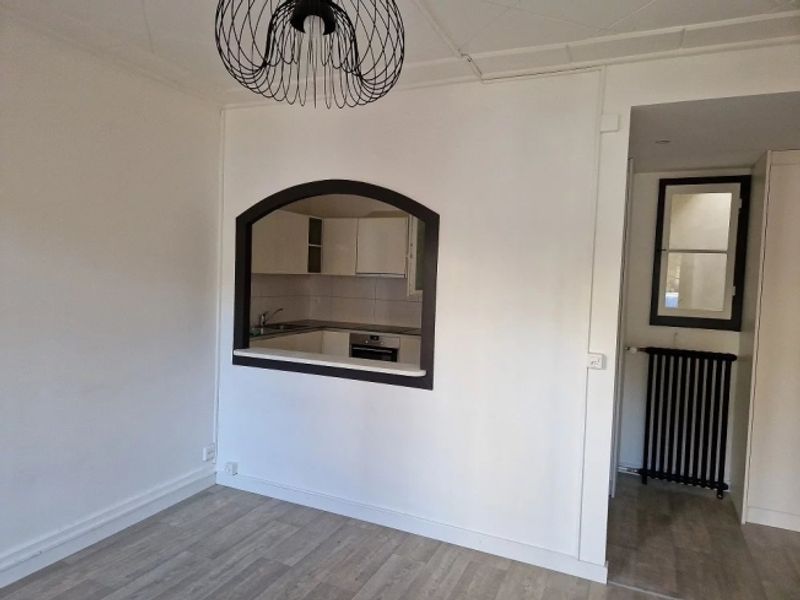 Eine 2-Zimmer-Wohnung im ersten Stock komplett renoviert. - 5