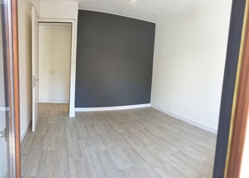 Eine 2-Zimmer-Wohnung im ersten Stock komplett renoviert. - 6