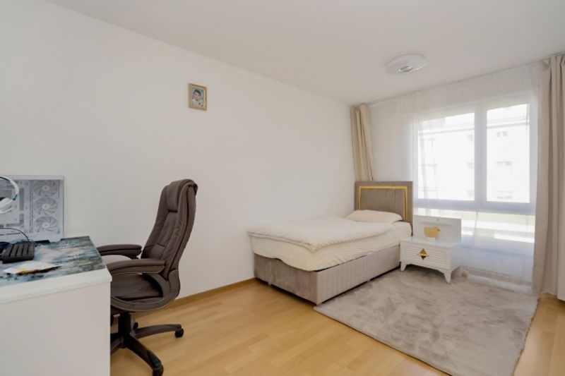 Grosszügige 5.5- Zimmer Wohnung an zentraler Lage in Belp - 8