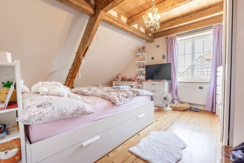 Historisches 9.5-Zimmer-Bauernhaus - stilvoll saniert, einzigartig im Charakter - 11