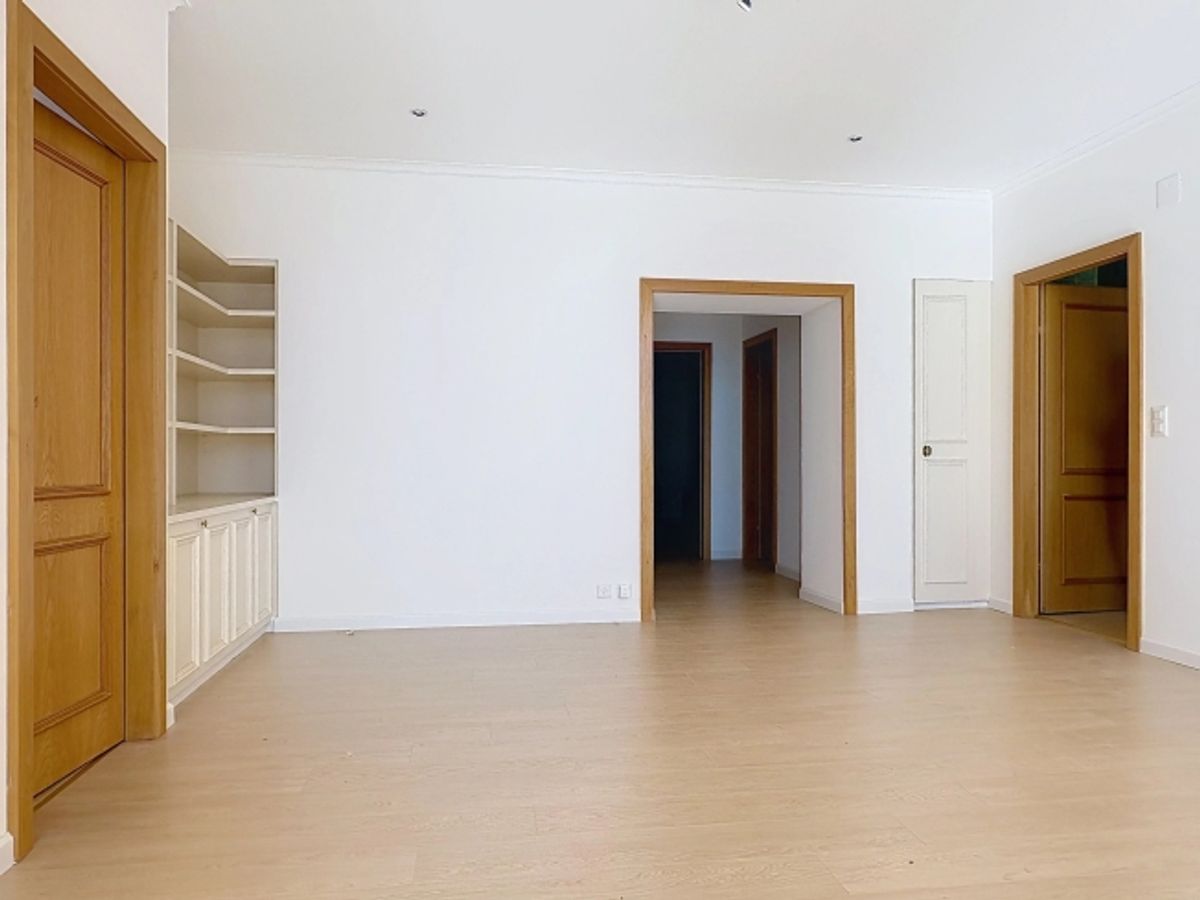 GROSSZÜGIGE 4,5-ZIMMER-WOHNUNG MIT PANORAMABLICK AUF DEN SEE - 6