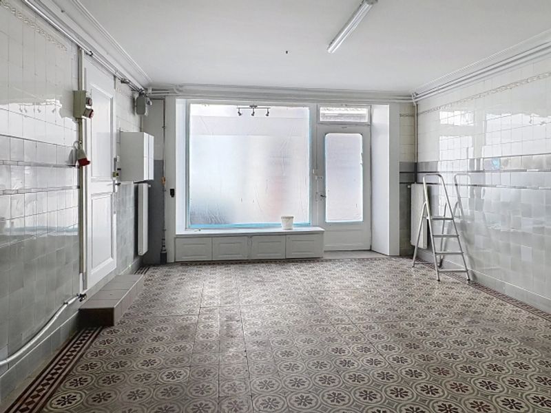 Geschäftsräumlichkeiten im Herzen von Old Clarens, in einem Weinbauerhaus. - 2
