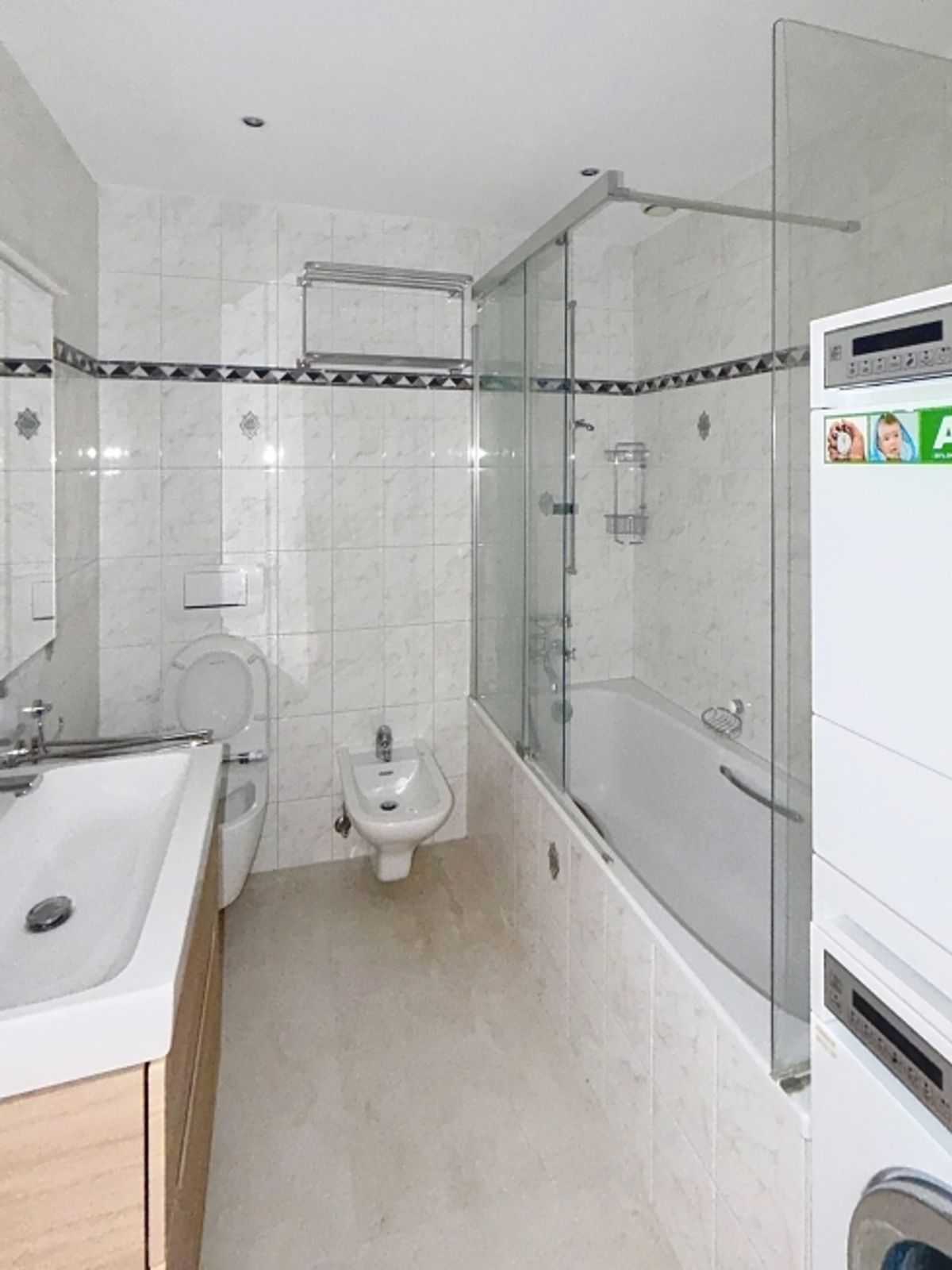 GROSSZÜGIGE 4,5-ZIMMER-WOHNUNG MIT PANORAMABLICK AUF DEN SEE - 7
