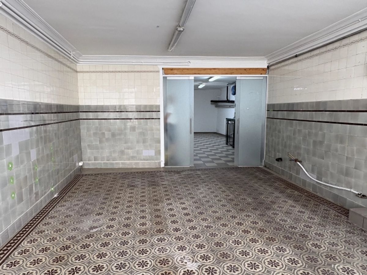 Geschäftsräumlichkeiten im Herzen von Old Clarens, in einem Weinbauerhaus. - 2