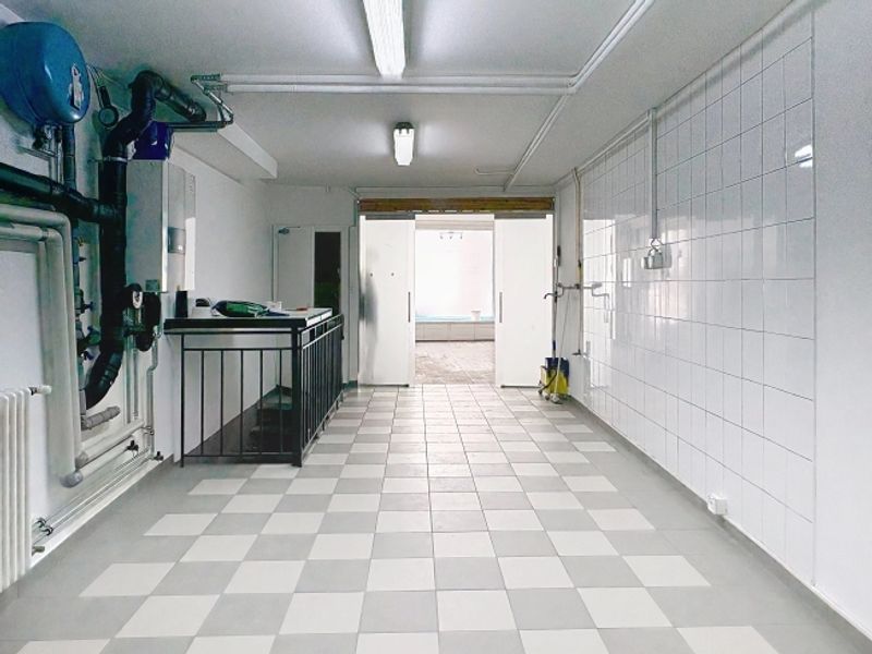 Geschäftsräumlichkeiten im Herzen von Old Clarens, in einem Weinbauerhaus. - 4
