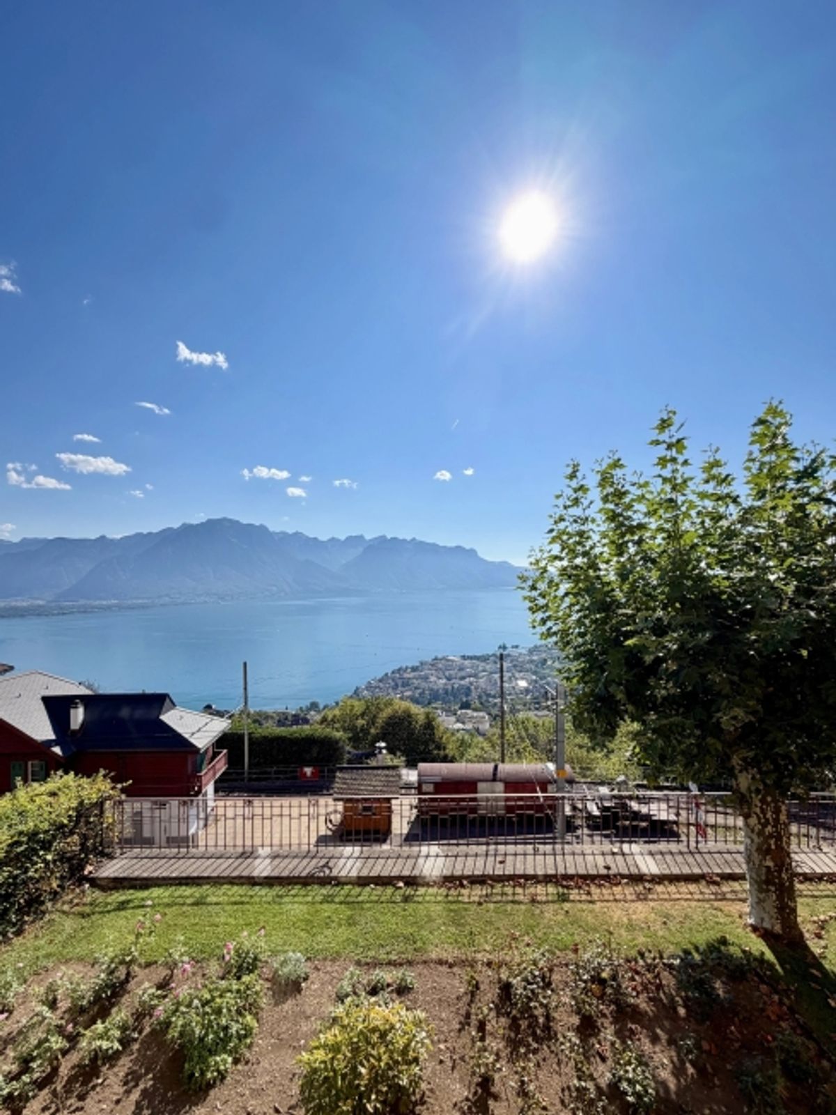 GROSSZÜGIGE 4,5-ZIMMER-WOHNUNG MIT PANORAMABLICK AUF DEN SEE - 9
