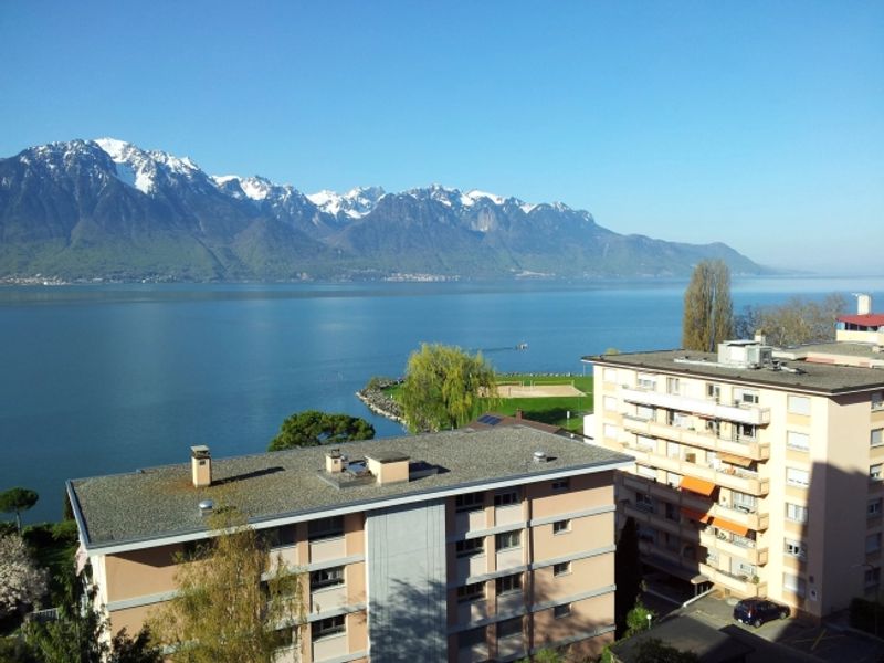 Schöne 3-Zimmer-Wohnung nur einen Steinwurf von den Kais entfernt - 2