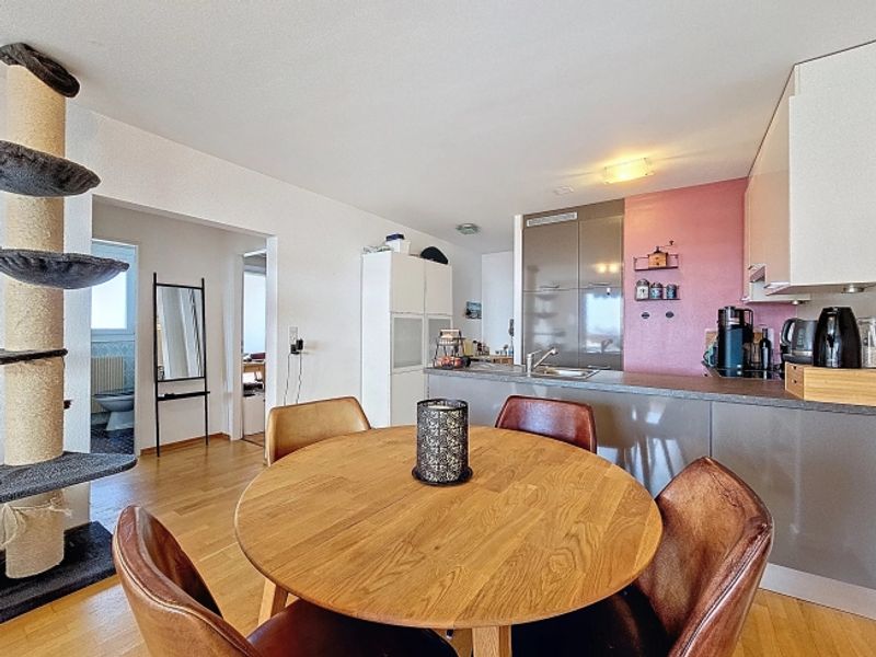 Schöne 3-Zimmer-Wohnung nur einen Steinwurf von den Kais entfernt - 4