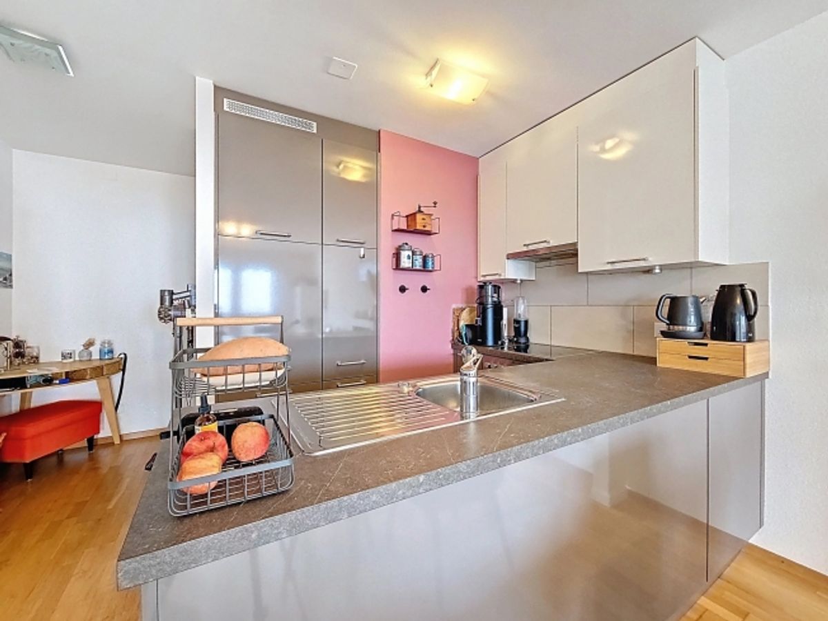 Schöne 3-Zimmer-Wohnung nur einen Steinwurf von den Kais entfernt - 4