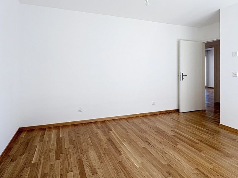Wunderschöne 4,5-Zimmer-Wohnung, nur einen Steinwurf vom See und allen Annehmlichkeiten entfernt - 7