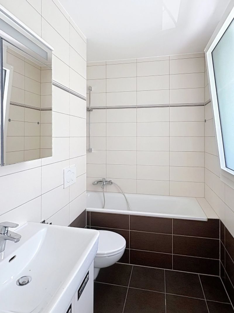 Wunderschöne 4,5-Zimmer-Wohnung, nur einen Steinwurf vom See und allen Annehmlichkeiten entfernt - 8