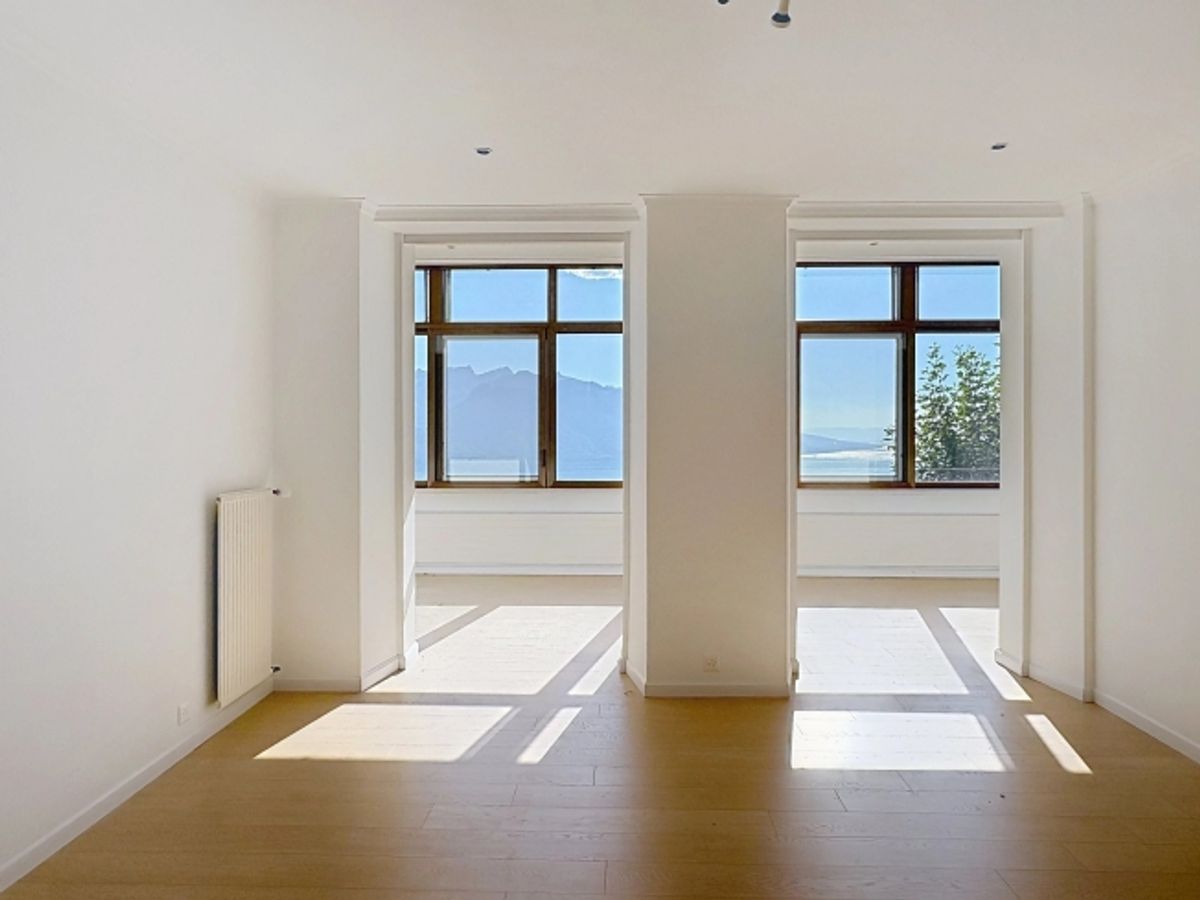 GROSSZÜGIGE 4,5-ZIMMER-WOHNUNG MIT PANORAMABLICK AUF DEN SEE - 3