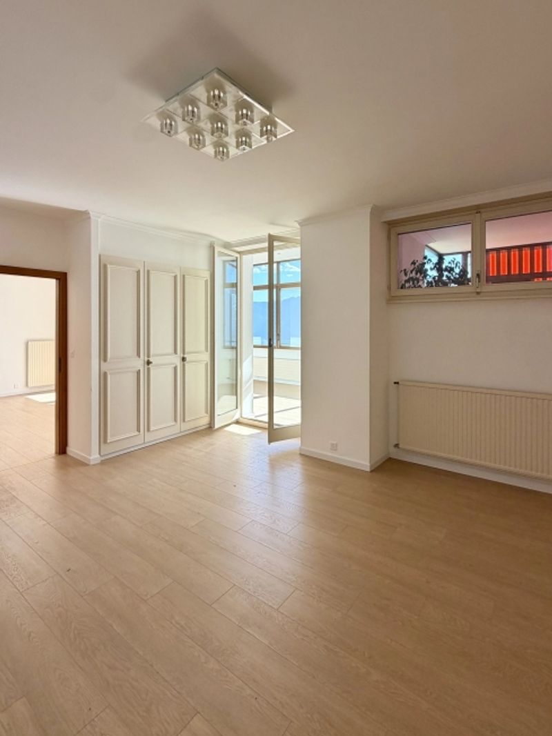 GROSSZÜGIGE 4,5-ZIMMER-WOHNUNG MIT PANORAMABLICK AUF DEN SEE - 5