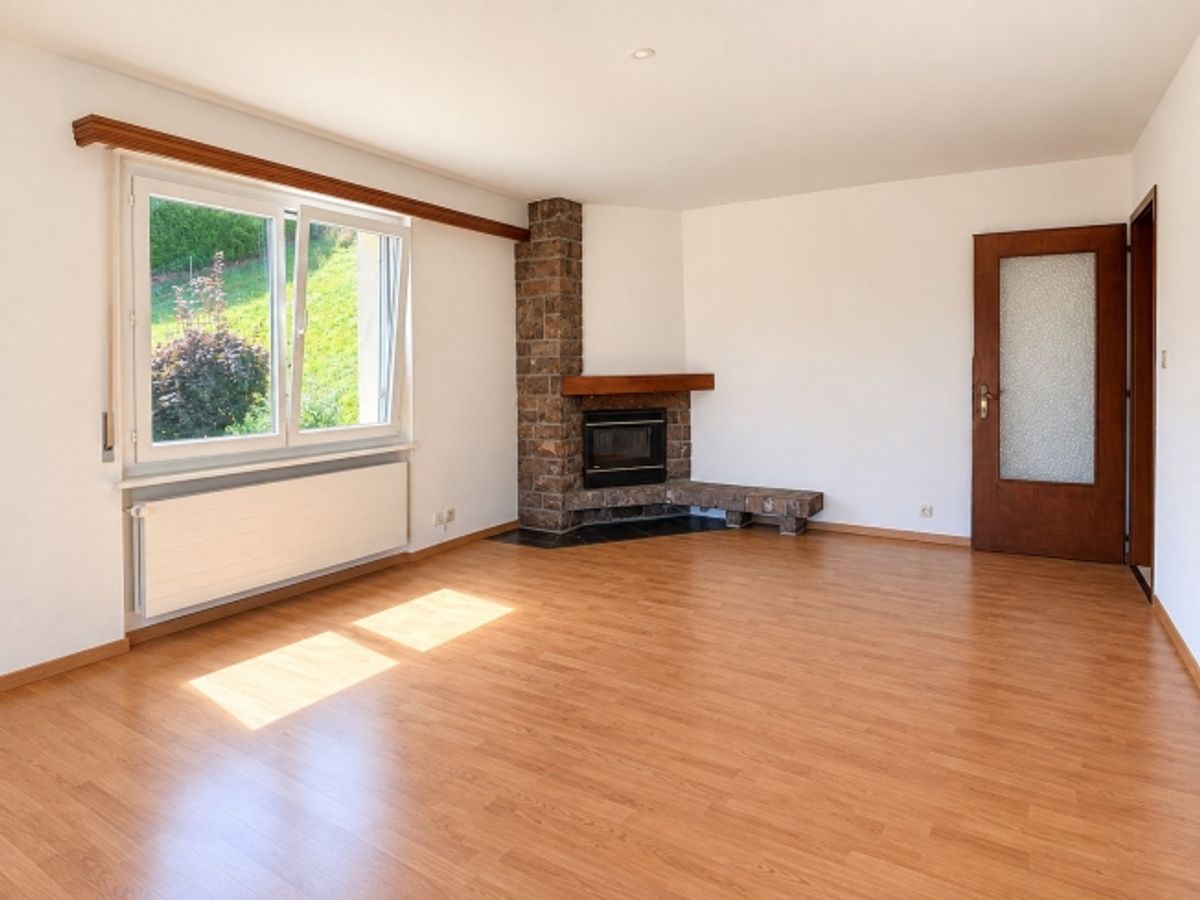 Wunderschöne 3,5-Zimmer-Wohnung zur Miete in Monthey mit großer Terrasse - 0