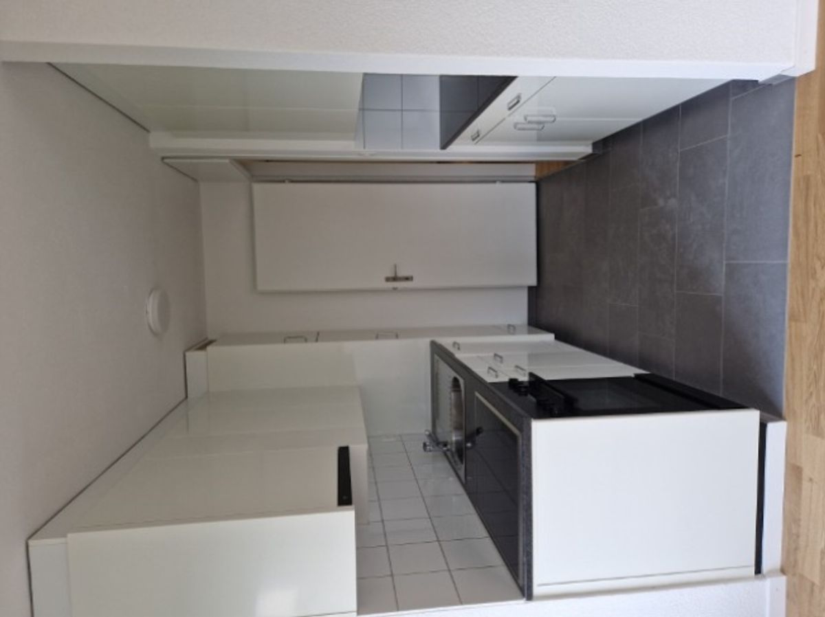 Attraktive 3.5-Zimmer-Wohnung mit Balkon im 6. OG - 4