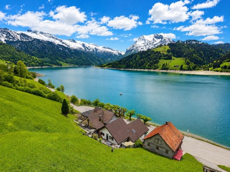 Traumhafte See- und Bergsicht - 1