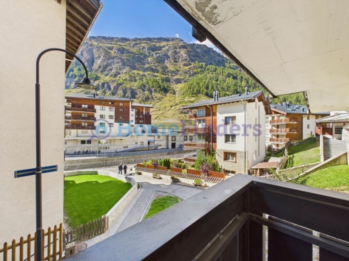MITTEN IN ZERMATT - BERGSICHT - CHARME UND VIELSEITIGE NUTZUNG - 1