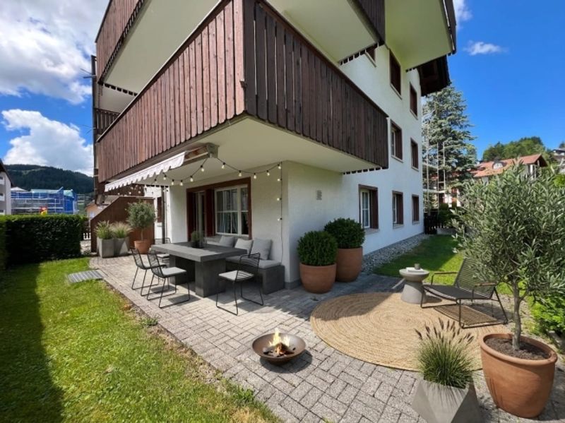 GARTENWOHNUNG MIT SCHÖNER TERRASSE UND BERGSICHT - 1