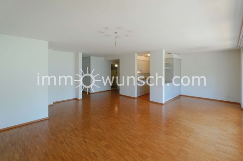 Helle, sowie grosszügige 3 ½ Zi. Eigentumswohnung, mit Hauswirtschaftsraum, gedecktem Balkon und schöner Aussicht auf den Weiher - 6