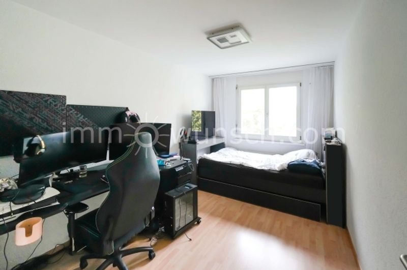 Familienfreundliche und grosszügige 5 ½ Zimmer Eigentumswohnung - 9