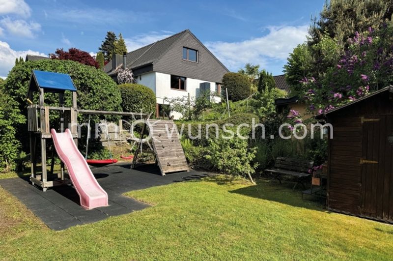 Grosszügiges 5 ½ Zimmer Einfamilienhaus - 1