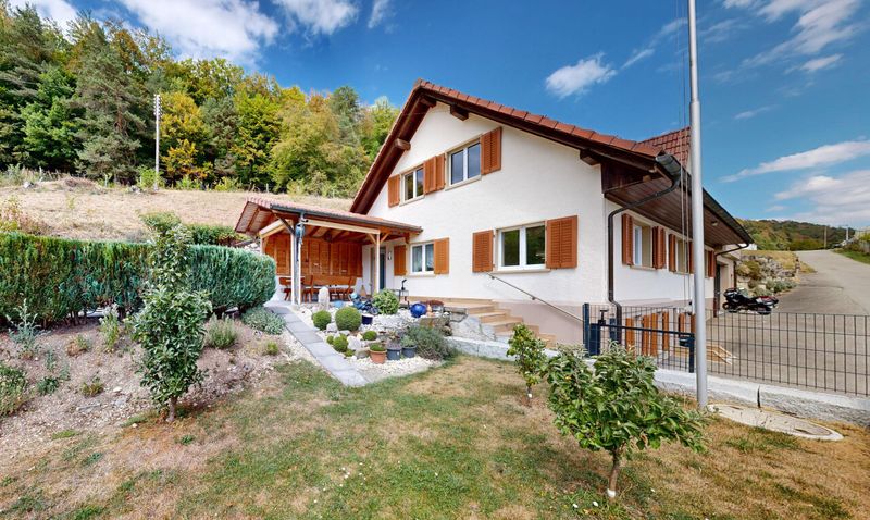 Einfamilienhaus mit viel Platz, Umschwung und freier Aussicht - 2