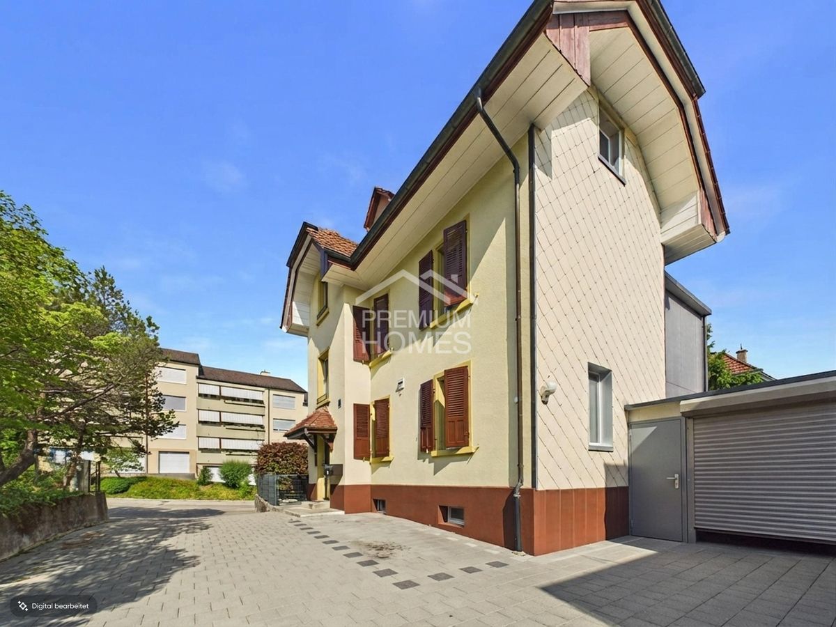 Exklusives Familienhaus mit zusätzlicher Wohneinheit, Pool und Doppelg - 1