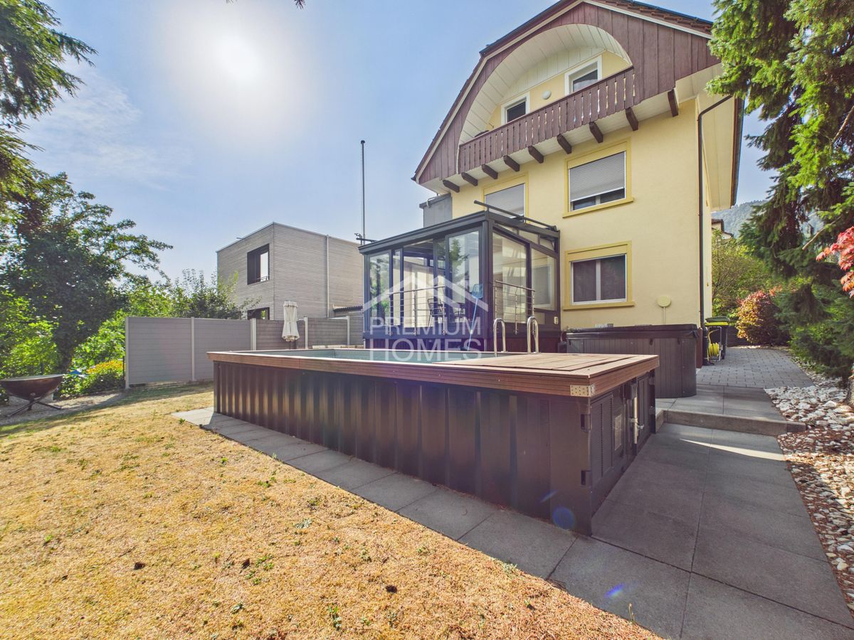 Exklusives Familienhaus mit zusätzlicher Wohneinheit, Pool und Doppelg - 2