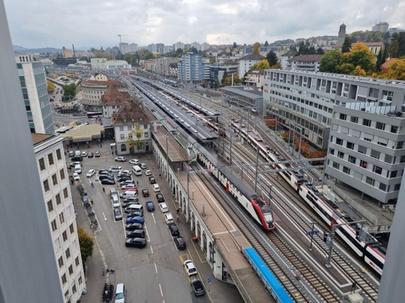 ESPACE DE TRAVAIL AVEC VUE PANORAMIQUE - 2