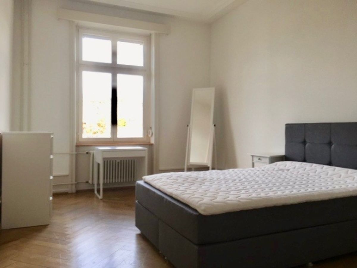 Furnished room in modernised apartment in a top location - 0
