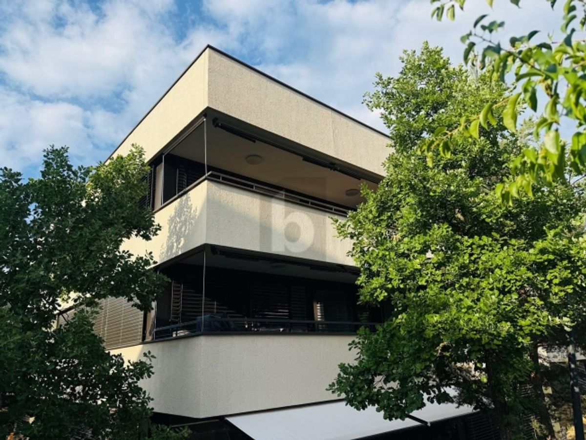 GEHOBENES WOHNAMBIENTE MIT GROSSER LOGGIA - 1